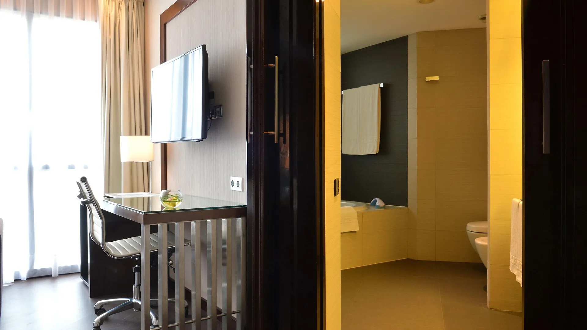 Pestana Arena Barcelona Hotel 4*,  Spain